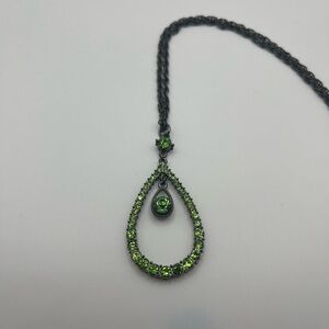 Elegant Green Teardrop Necklace